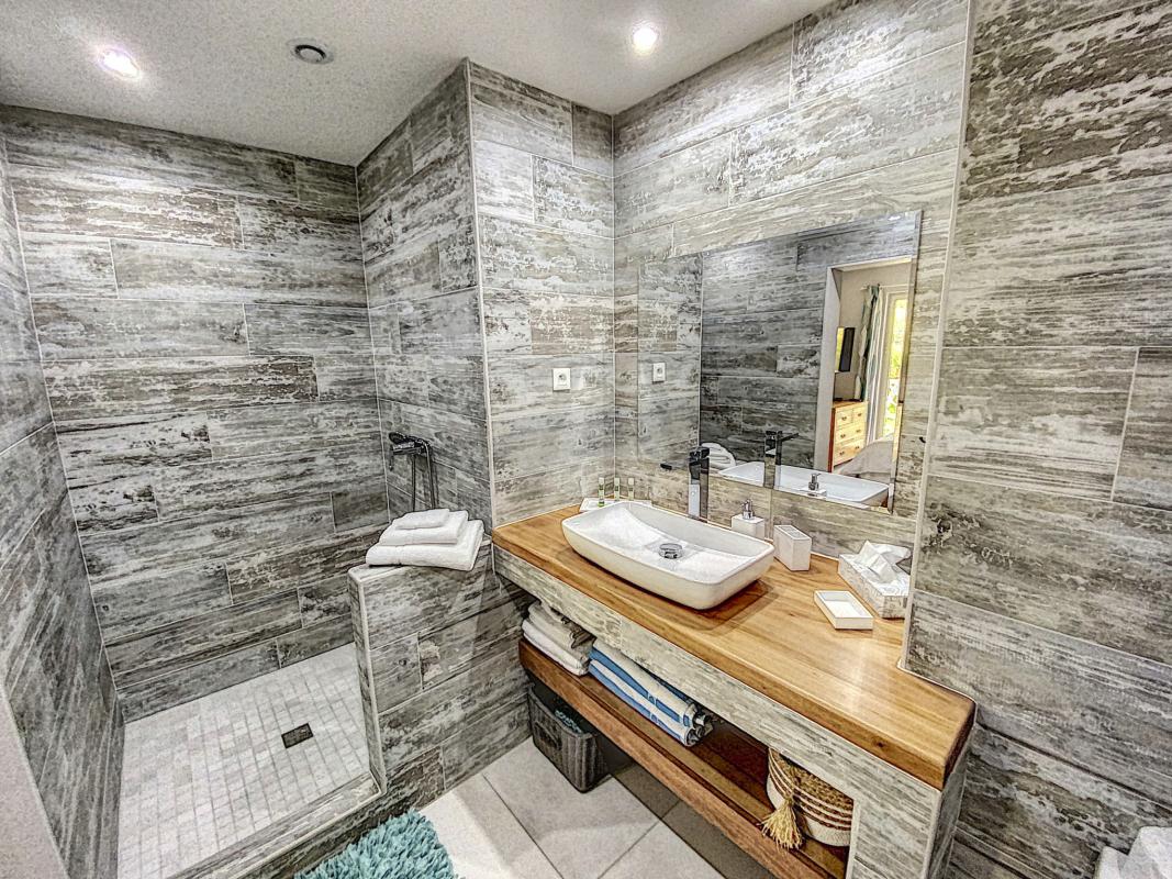 A louer appartement Front de mer BO Saint Martin-salle de douche-16